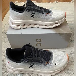 On Running Cloudtilt Shoes - New in Box size 10